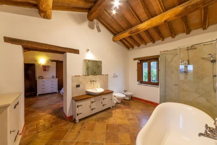 Image No.60-Ferme de 8 chambres à vendre à Perugia