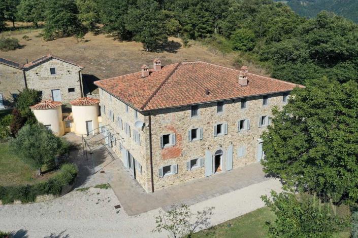 Image No.9-8 Bed Villa for sale