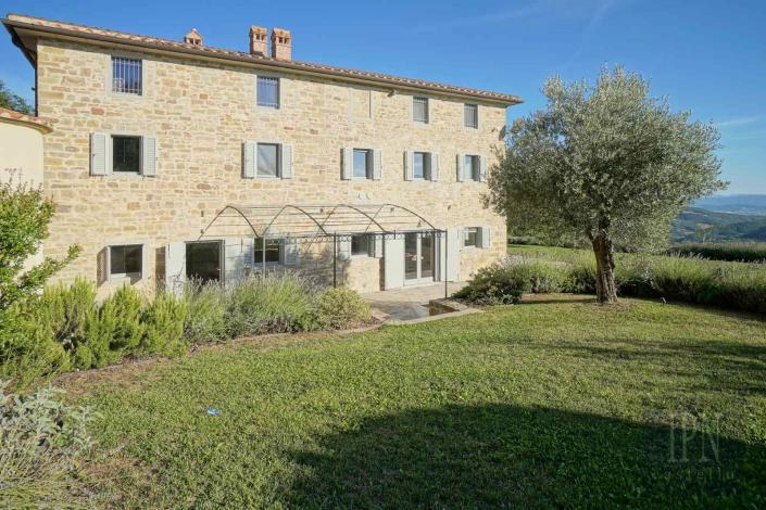 Image No.12-8 Bed Villa for sale