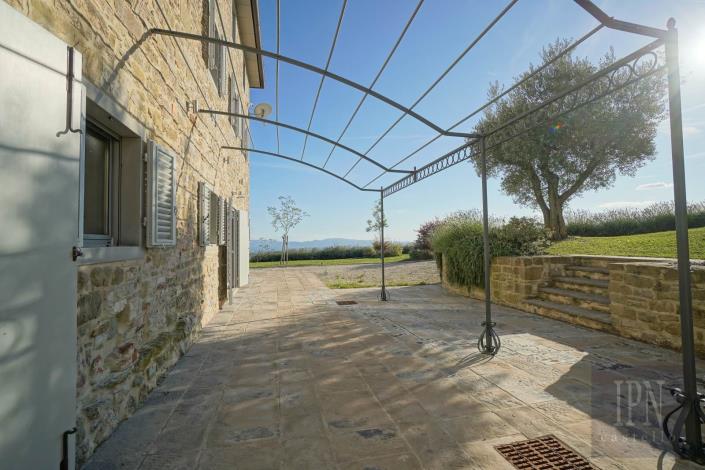 Image No.15-8 Bed Villa for sale