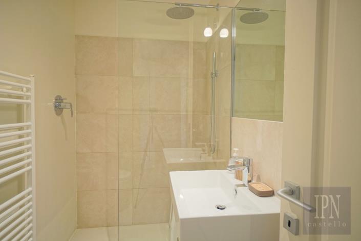 Image No.29-8 Bed Villa for sale