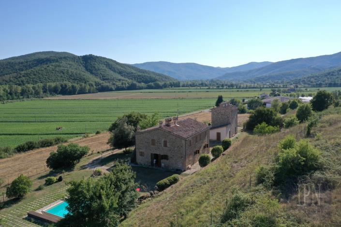 Image No.4-6 Bed Farmhouse for sale