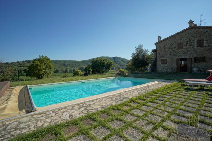 Image No.10-6 Bed Farmhouse for sale