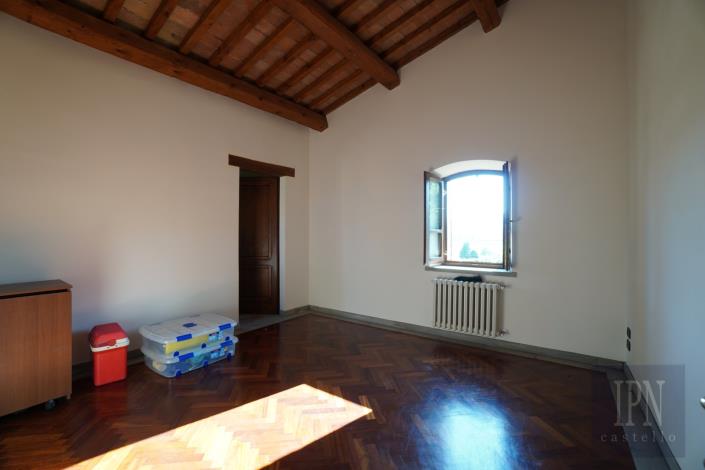 Image No.30-6 Bed Farmhouse for sale