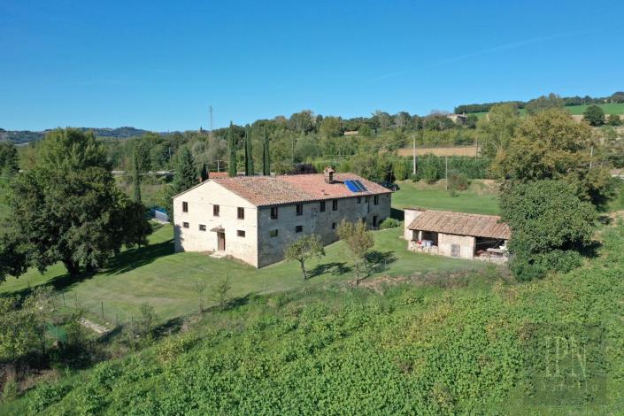 Image No.2-Ferme de 9 chambres à vendre à Umbertide