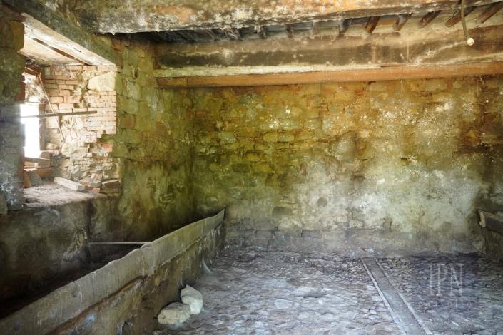 Image No.24-7 Bed House for sale