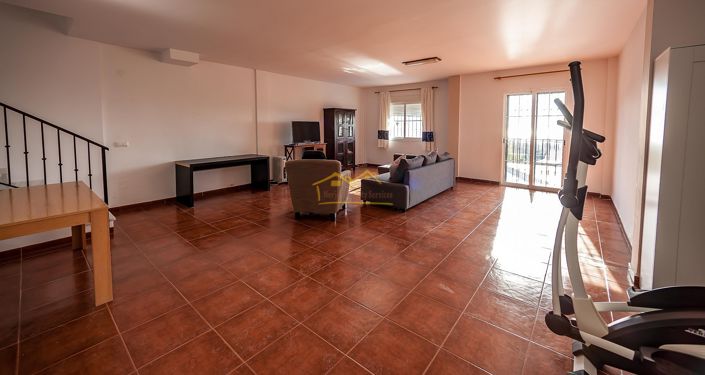 Image No.41-3 Bed House for sale