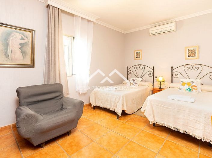 Image No.11-Villa de 4 chambres à vendre à Nerja