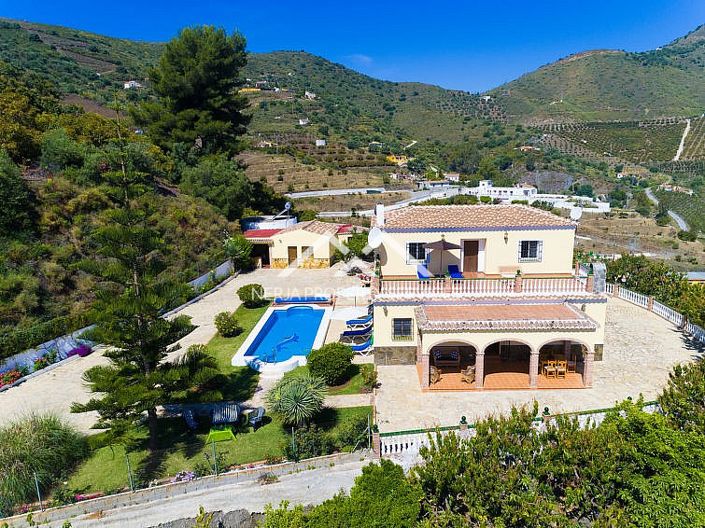 Image No.19-Villa de 4 chambres à vendre à Nerja