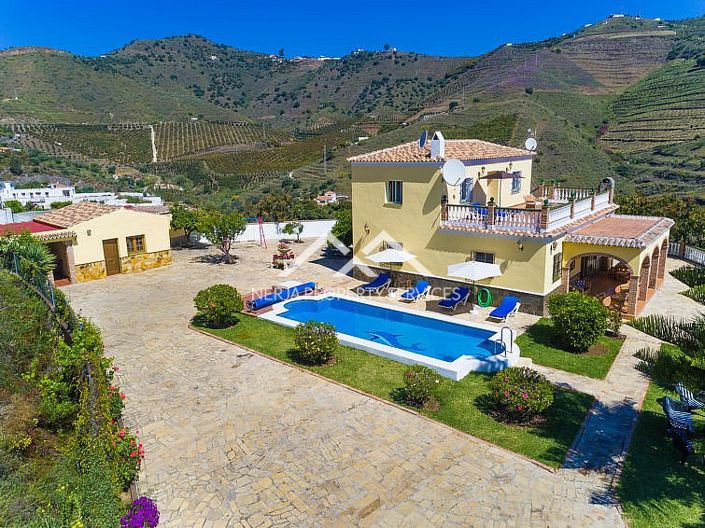 Image No.20-Villa de 4 chambres à vendre à Nerja