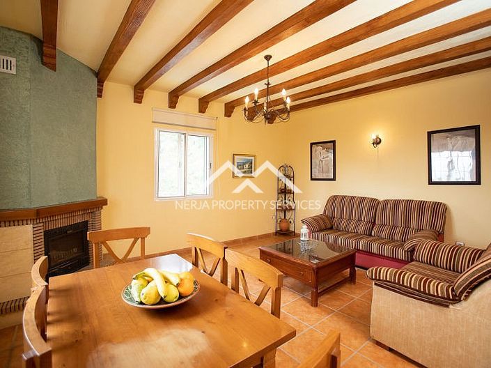 Image No.3-Villa de 4 chambres à vendre à Nerja