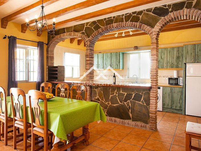 Image No.4-Villa de 4 chambres à vendre à Nerja