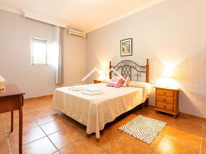 Image No.8-Villa de 4 chambres à vendre à Nerja