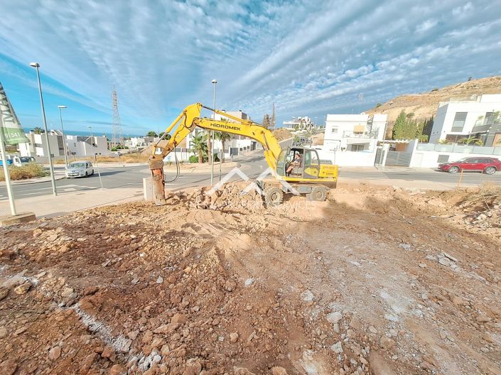 Image No.18-3 Bed Property for sale