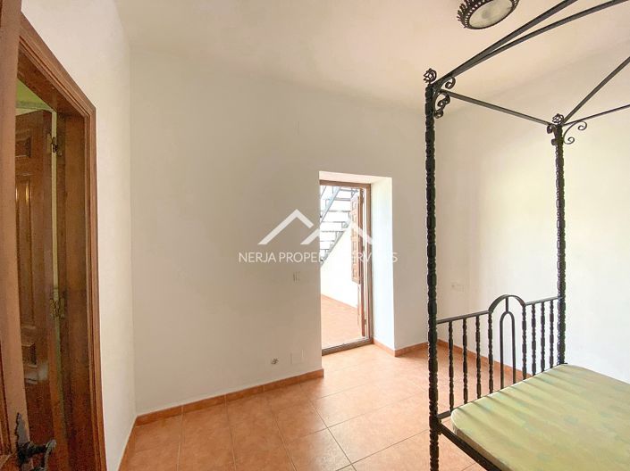 Image No.35-3 Bed House for sale