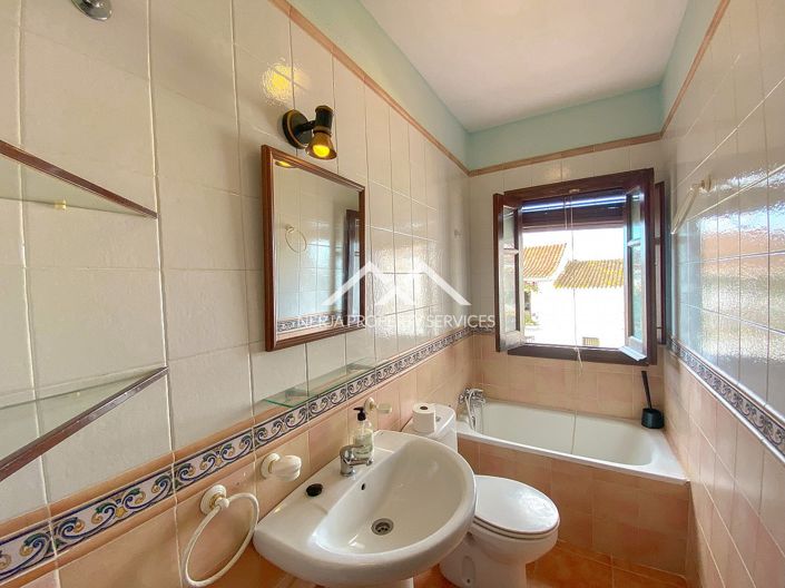 Image No.36-3 Bed House for sale