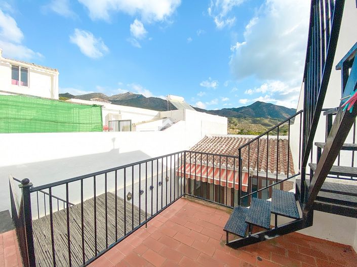 Image No.40-3 Bed House for sale