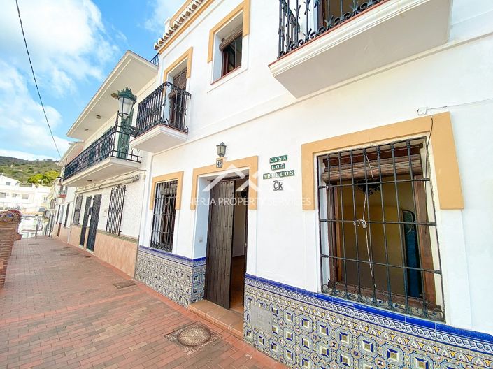 Image No.47-3 Bed House for sale