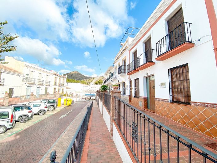 Image No.48-3 Bed House for sale