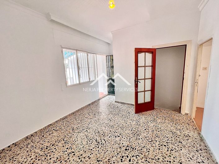 Image No.14-4 Bed Townhouse for sale