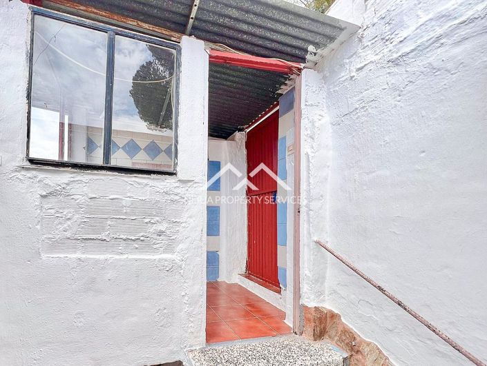 Image No.26-4 Bed Townhouse for sale