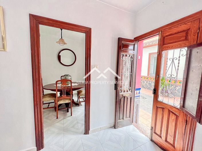 Image No.4-4 Bed Townhouse for sale