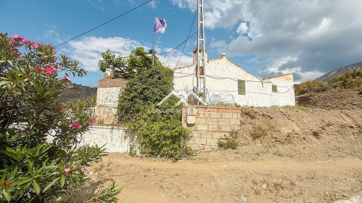 Image No.19-3 Bed Property for sale