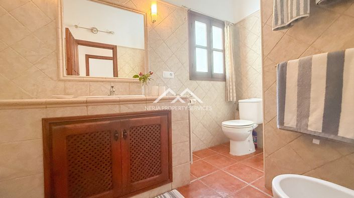 Image No.35-2 Bed Villa for sale