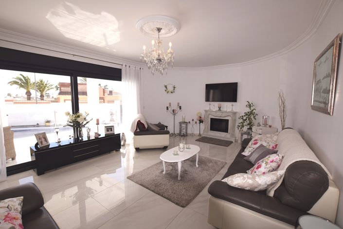 Image No.2-Villa de 3 chambres à vendre à Alicante