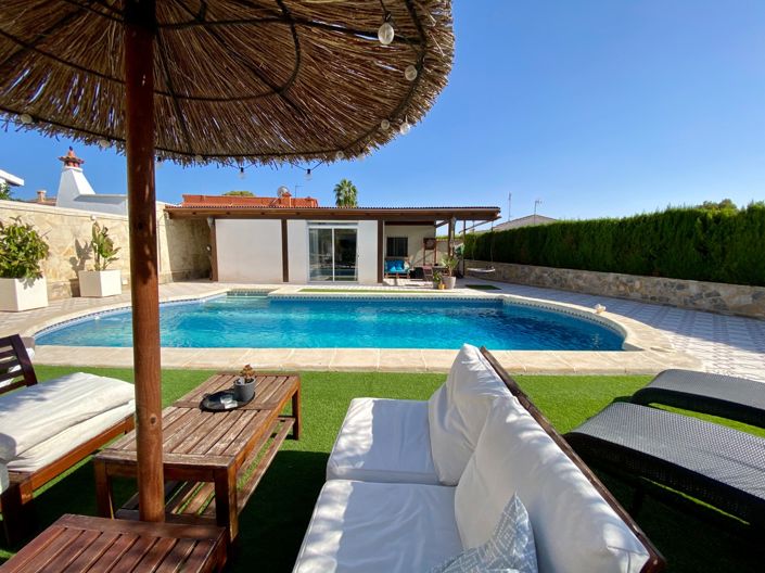 Image No.2-Villa de 4 chambres à vendre à Alicante