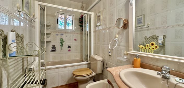 Image No.5-3 Bed Townhouse for sale