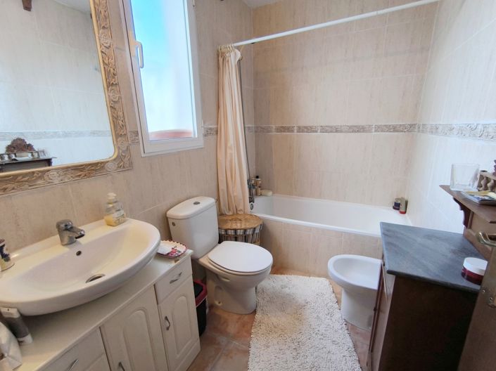 Image No.19-3 Bed Semi-Detached for sale