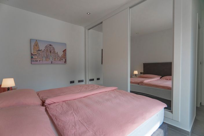 Image No.15-2 Bed Villa for sale