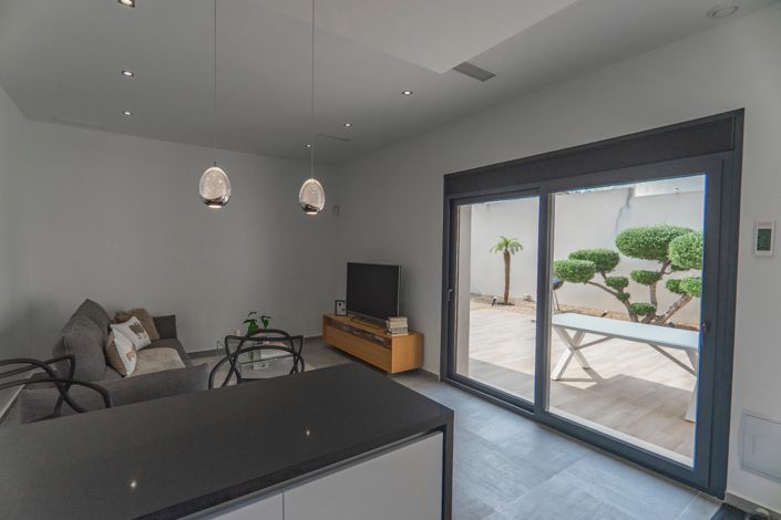 Image No.8-2 Bed Villa for sale