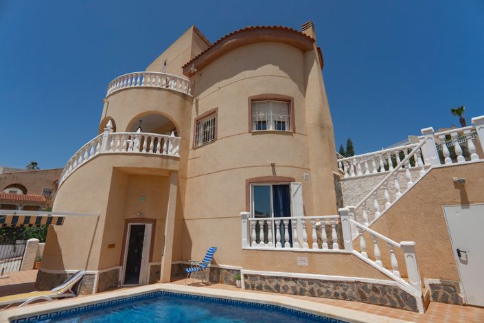 Image No.2-3 Bed Villa for sale