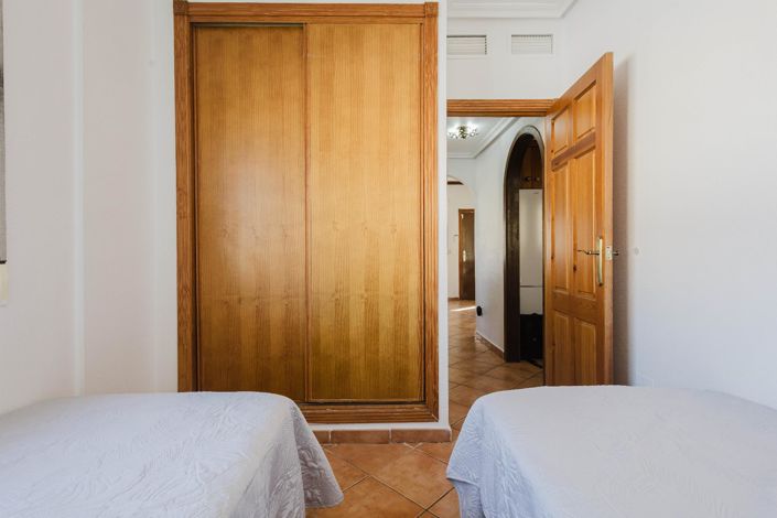 Image No.12-3 Bed Villa for sale