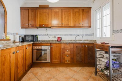 2195o1j8q9qsccit11eea2pm6m7151c1n