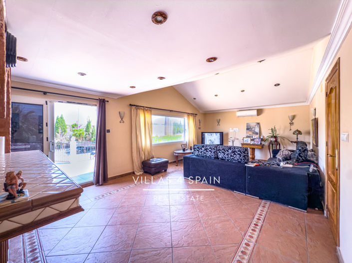 Image No.20-Villa de 12 chambres à vendre à Crevillente