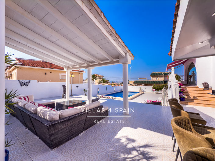 Image No.4-Villa de 4 chambres à vendre à Ciudad Quesada