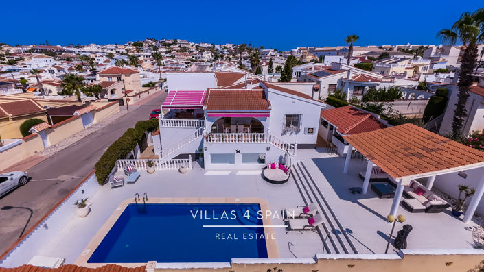 Image No.5-Villa de 4 chambres à vendre à Ciudad Quesada