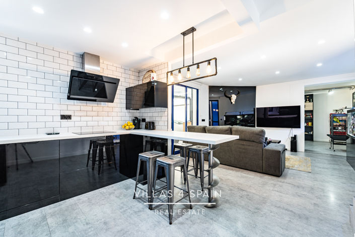 Image No.18-3 Bed Villa for sale