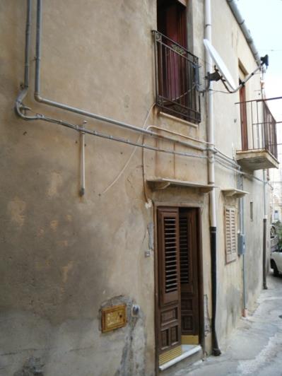 Image No.37-3 Bed Townhouse for sale