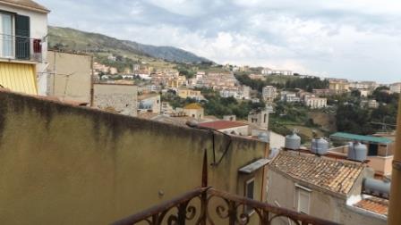 Image No.23-4 Bed Townhouse for sale