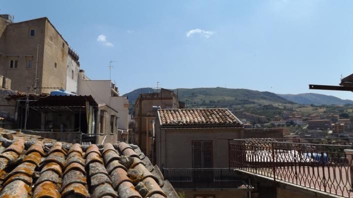 Image No.53-5 Bed Townhouse for sale