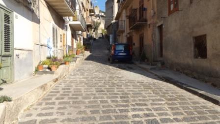 Image No.12-2 Bed Townhouse for sale