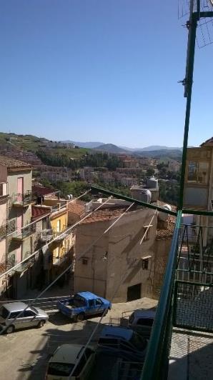 Image No.10-2 Bed Townhouse for sale