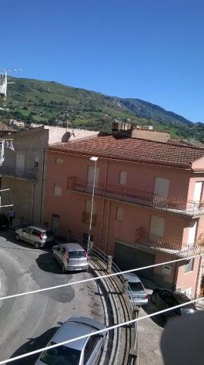 Image No.11-2 Bed Townhouse for sale