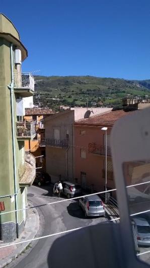 Image No.12-2 Bed Townhouse for sale