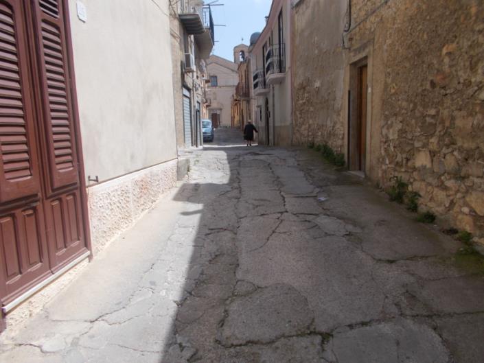 Image No.20-2 Bed Townhouse for sale