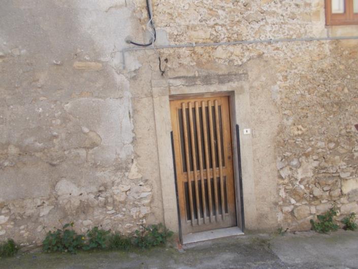 Image No.23-2 Bed Townhouse for sale